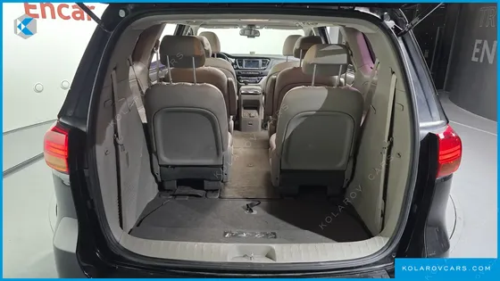 KIA CARNIVAL 9-SEATER NOBLESSE