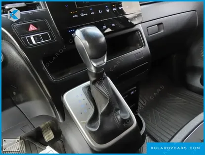 HYUNDAI STARIA CARGO 5-SEATER