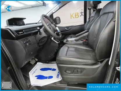 HYUNDAI STARIA CARGO 5-SEATER