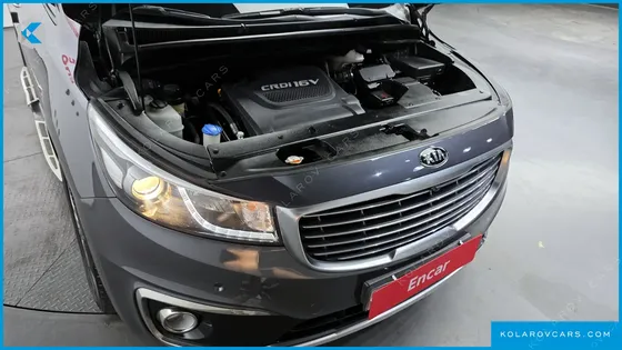 KIA CARNIVAL 9-SEATER PRESTIGE