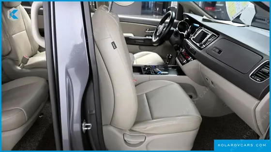 KIA CARNIVAL 9-SEATER PRESTIGE