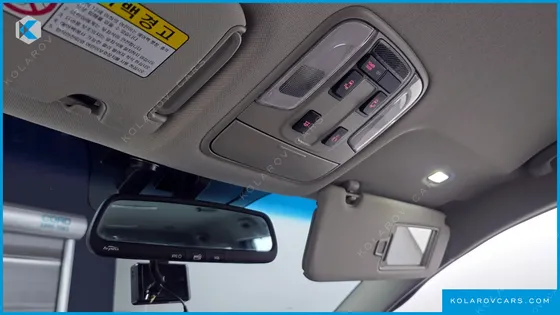 KIA CARNIVAL 9-SEATER PRESTIGE