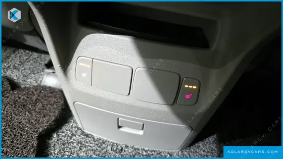 KIA CARNIVAL 9-SEATER PRESTIGE