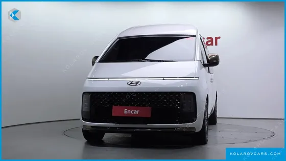 HYUNDAI STARIA 4WD LOUNGE 9-SEATER