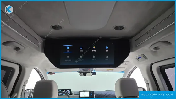 HYUNDAI STARIA 4WD LOUNGE 9-SEATER