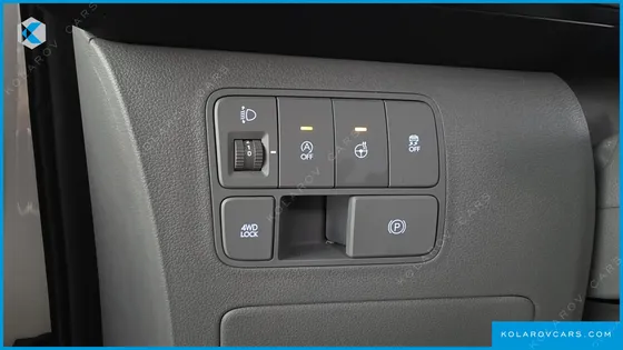 HYUNDAI STARIA 4WD LOUNGE 9-SEATER