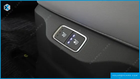 HYUNDAI STARIA 4WD LOUNGE 9-SEATER