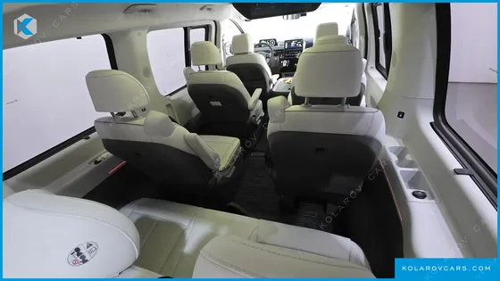 HYUNDAI STARIA 4WD LOUNGE 9-SEATER