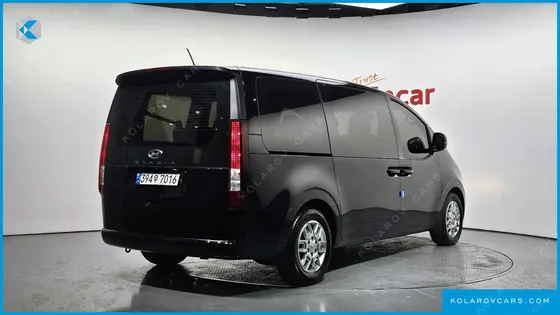 HYUNDAI STARIA TOURER 9-SEATER