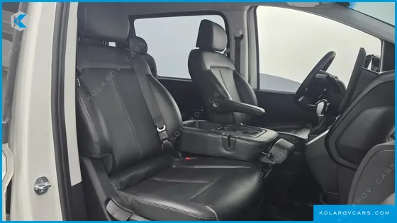 HYUNDAI STARIA TOURER 9-SEATER
