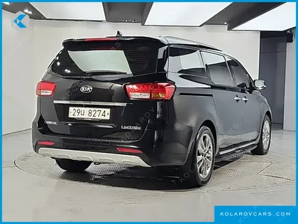 KIA CARNIVAL 7-SEATER LIMOUSINE
