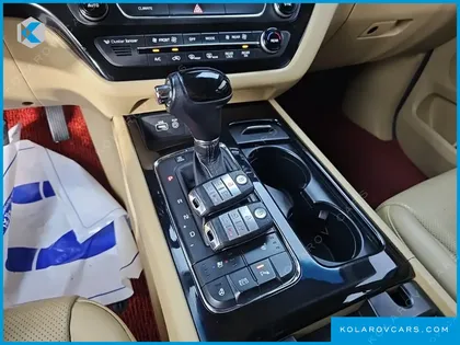 KIA CARNIVAL 7-SEATER LIMOUSINE