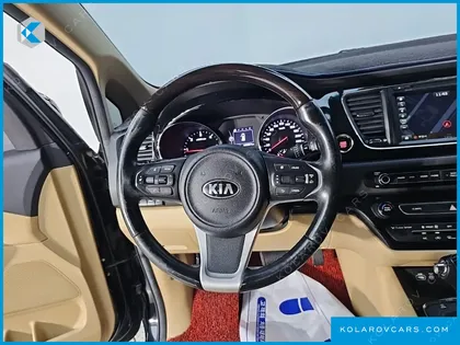 KIA CARNIVAL 7-SEATER LIMOUSINE