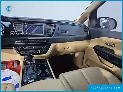KIA CARNIVAL 7-SEATER LIMOUSINE