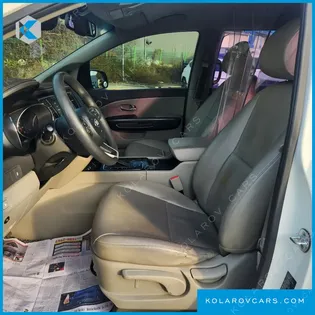 KIA CARNIVAL 6-SEATER WHEELCHAIR LIFT