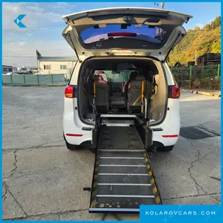 KIA CARNIVAL 6-SEATER WHEELCHAIR LIFT