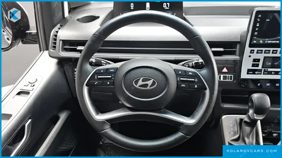 HYUNDAI STARIA TOURER 9-SEATER