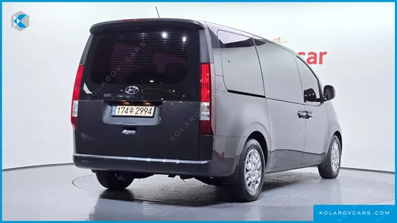 HYUNDAI STARIA 4WD TOURER 9-SEATER
