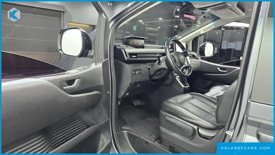 HYUNDAI STARIA 4WD TOURER 9-SEATER