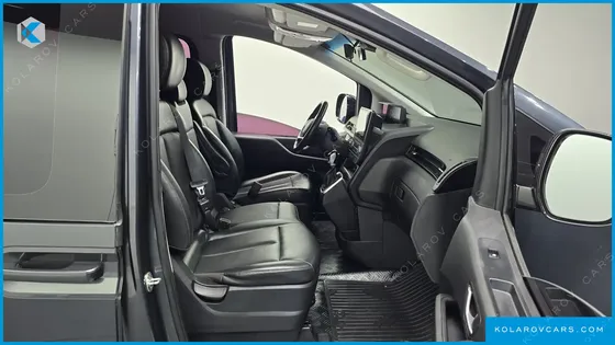 HYUNDAI STARIA 4WD TOURER 9-SEATER