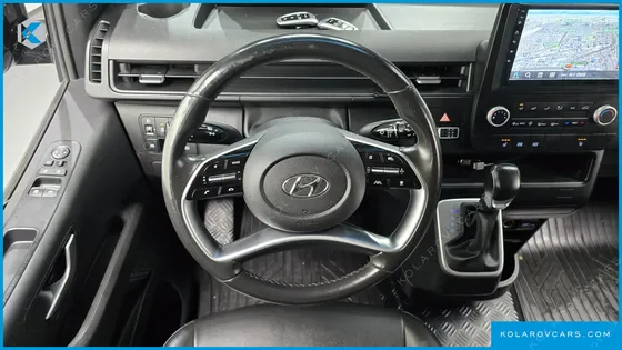 HYUNDAI STARIA 4WD TOURER 9-SEATER
