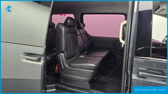 HYUNDAI STARIA 4WD TOURER 9-SEATER