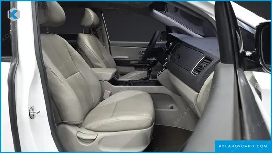 KIA CARNIVAL 9-SEATER LUXURY