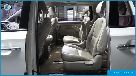 KIA CARNIVAL 9-SEATER LUXURY