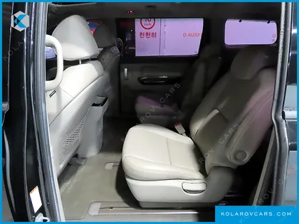 KIA CARNIVAL 9-SEATER PRESTIGE