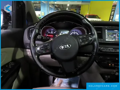KIA CARNIVAL 9-SEATER PRESTIGE