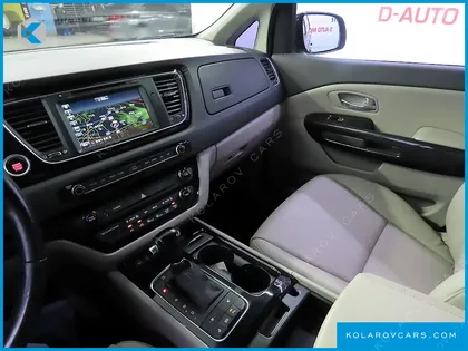 KIA CARNIVAL 9-SEATER PRESTIGE