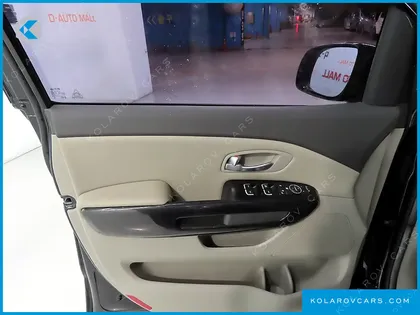 KIA CARNIVAL 9-SEATER PRESTIGE