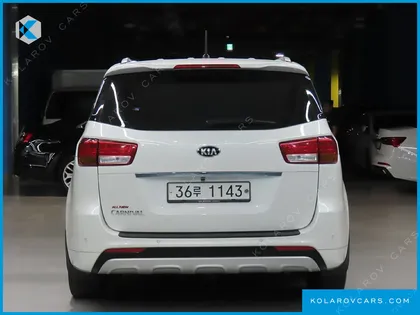 KIA CARNIVAL 9-SEATER PRESTIGE