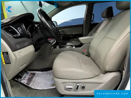 KIA CARNIVAL 9-SEATER PRESTIGE