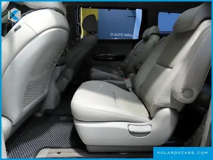 KIA CARNIVAL 9-SEATER PRESTIGE
