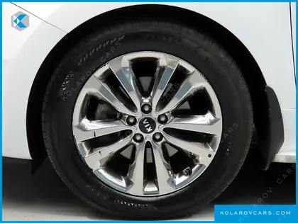 KIA CARNIVAL 9-SEATER PRESTIGE