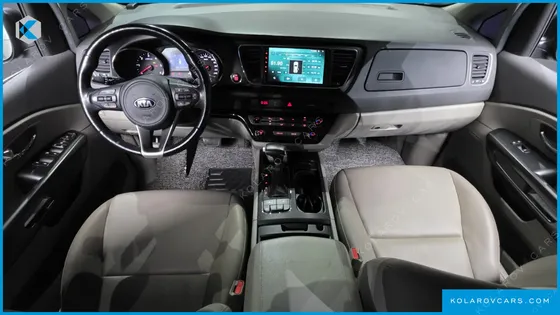 KIA CARNIVAL 9-SEATER LUXURY