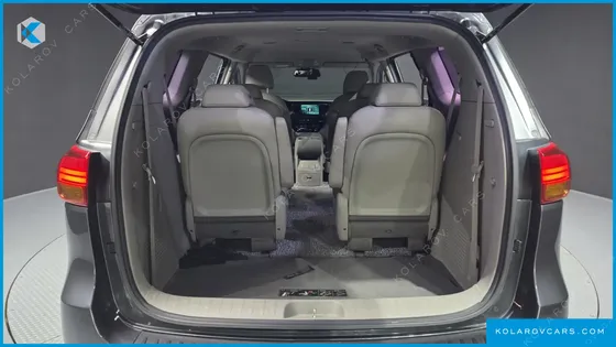 KIA CARNIVAL 9-SEATER LUXURY