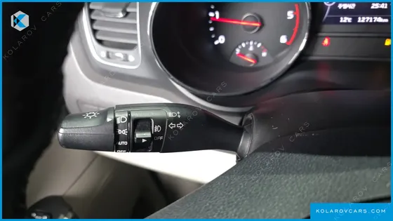 KIA CARNIVAL 9-SEATER LUXURY