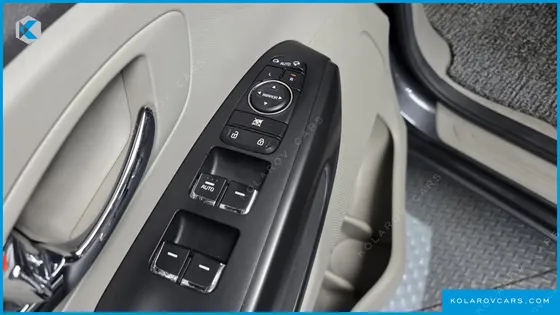 KIA CARNIVAL 9-SEATER LUXURY