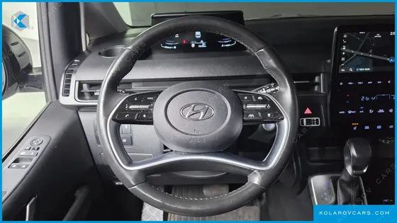 HYUNDAI STARIA TOURER 9-SEATER