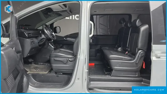 HYUNDAI STARIA TOURER 9-SEATER
