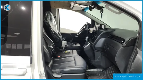 HYUNDAI STARIA CARGO 3-SEATER