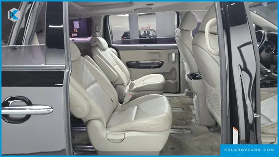 KIA CARNIVAL 9-SEATER PRESTIGE