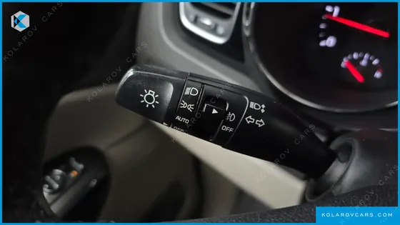 KIA CARNIVAL 9-SEATER PRESTIGE