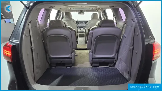 KIA CARNIVAL 9-SEATER PRESTIGE