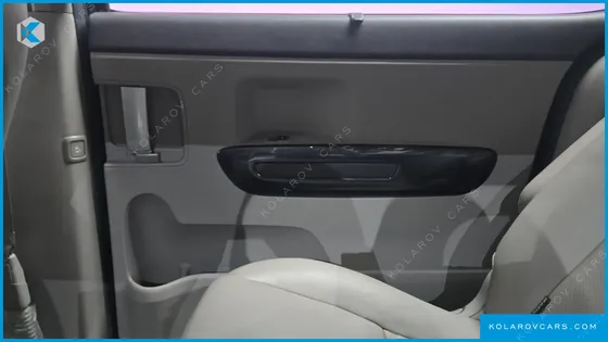 KIA CARNIVAL 9-SEATER PRESTIGE