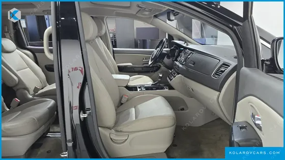 KIA CARNIVAL 9-SEATER PRESTIGE