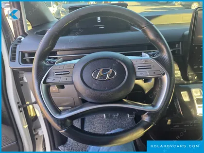 HYUNDAI STARIA LOUNGE 9-SEATER
