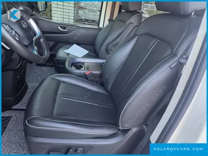 HYUNDAI STARIA LOUNGE 9-SEATER